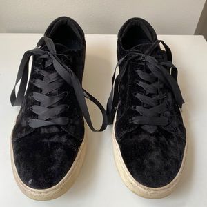 Kenneth Cole Kam Black Suede Sneaker